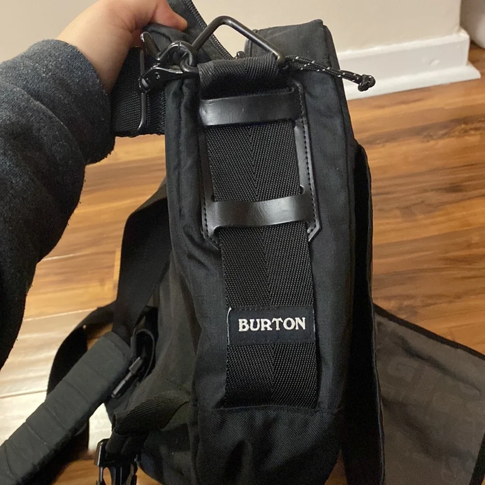Burton Messenger Bag